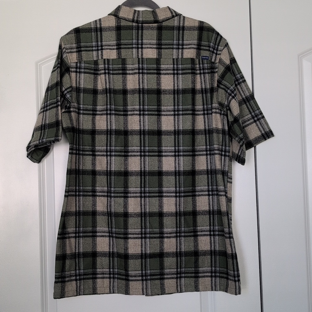 Men's Pendleton Short-Sleeve Flannel Shirt - Picture 3 of 4
